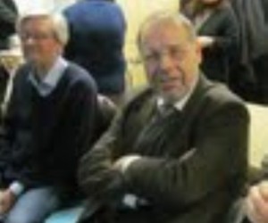 Tapio Varis, CMPI Director bags award